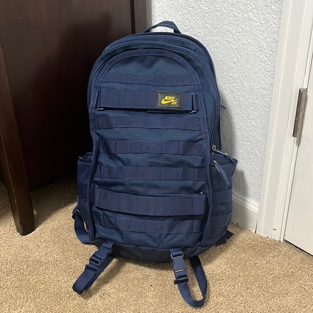 This is a nike sb skate bag